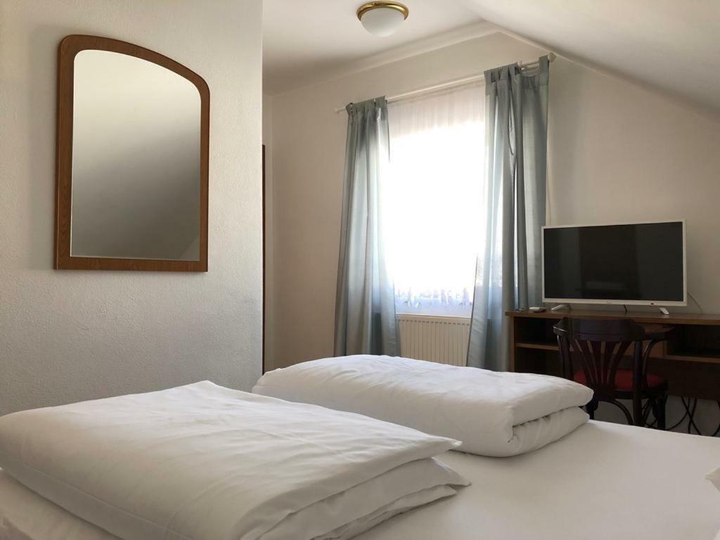 Hard Rock Rooms For Two Livno Ngoại thất bức ảnh